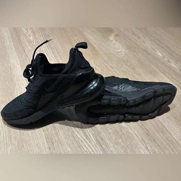 Nike AirMax 270 All Black (Women/Youth) - Picture 1 of 4